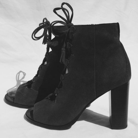 FRYE Gaby Ghillie Suede Lace up Booties Sz. 7.5M - Picture 2 of 8